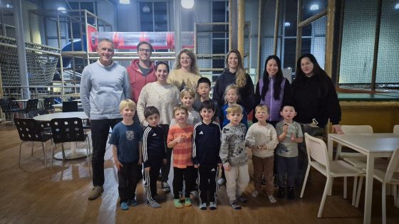 Titelbild Weihnachtsfeier der U6 in der Kito Kinderwelt