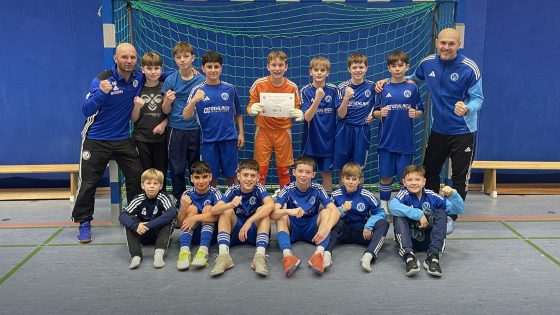 Titelbild U13 des FC Verden 04 wird ungeschlagen Hallenkreismeister