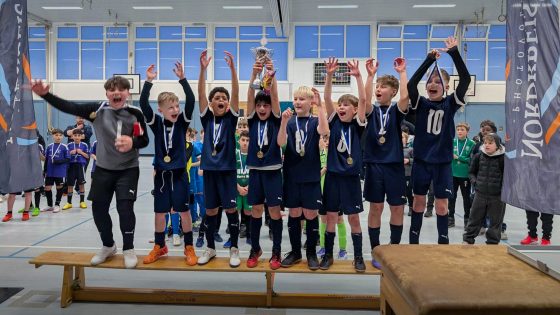 Titelbild U11 des FC Verden 04 triumphiert beim Hallenturnier in Barrien