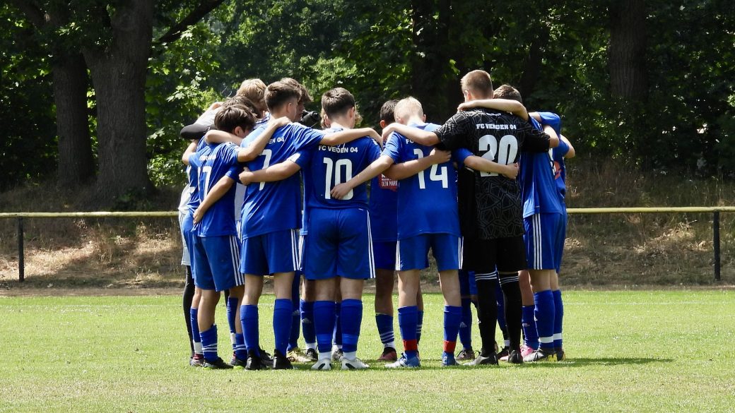 Titelbild U15 SICHERT DIE KLASSE