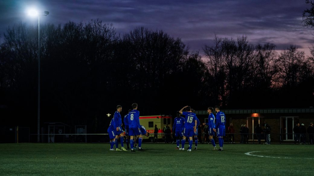 Titelbild AUCH EIN UNENTSCHIEDEN IN HAGEN