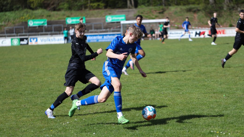 Titelbild U18 MIT TOPSPIEL GEGEN STADE