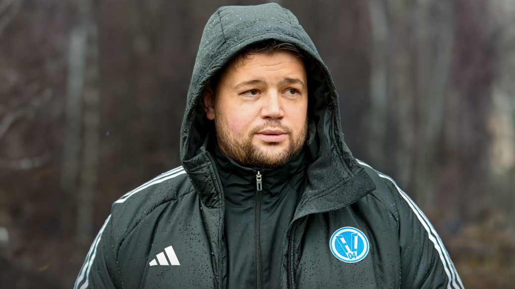 Titelbild JAN TWIETMEYER BLEIBT TRAINER DER U23