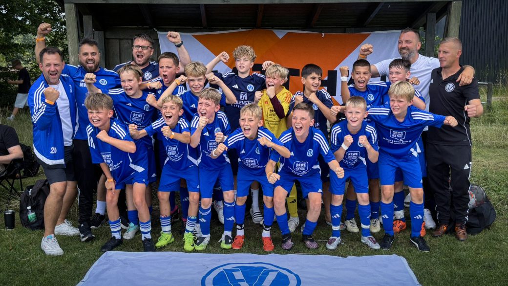 Titelbild U12 beim Vildbjerg Cup: Ungeschlagen ins Viertelfinale!