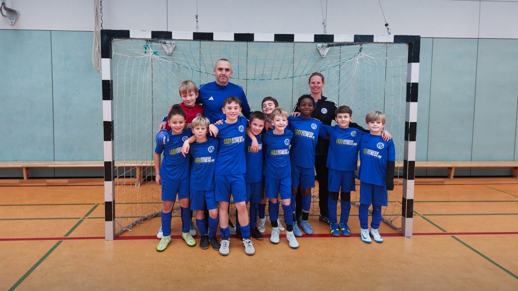 Titelbild U10 feiert Turniersieg!