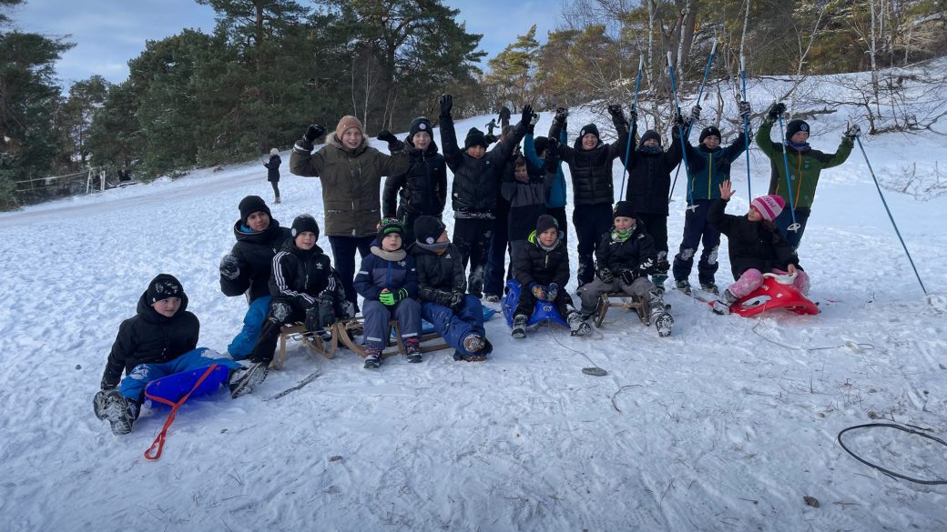 Titelbild Schneegestöber – Rodeln statt Schmollen