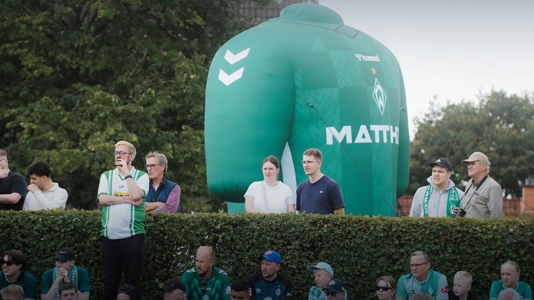 Titelbild Werder Bremen mit Camp on Tour zu Gast in Verden