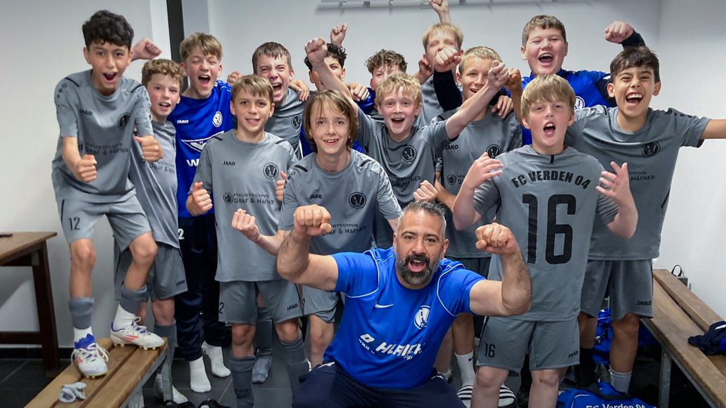 Titelbild U13 krönt starke Saison: Ungeschlagen zur Meisterschaft und zum Aufstieg!