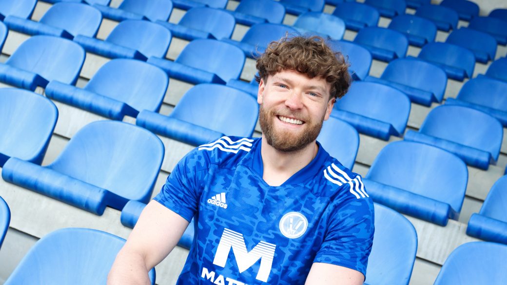 Titelbild JANNIS NIESTÄDT ZUM FCV