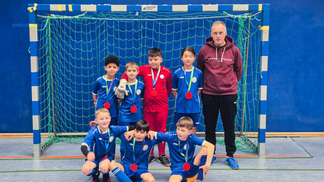 Titelbild U10 mit knappen Spielen in Kirchlinteln