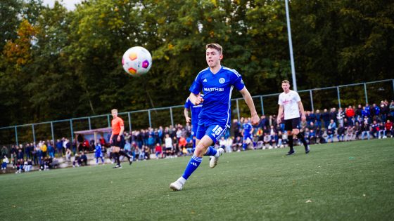 Titelbild SONNTAG KUNSTRASEN!